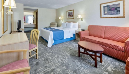Suite, 1 King Bed, Non Smoking