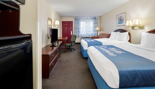 Suite, 2 Queen Beds, Non Smoking