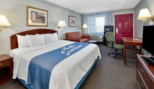 Room, 1 King Bed, Smoking
