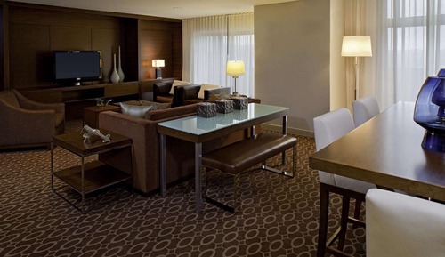 Deluxe Suite, 1 King Bed (with stairs)