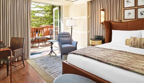 Deluxe Room, 1 King Bed, Patio
