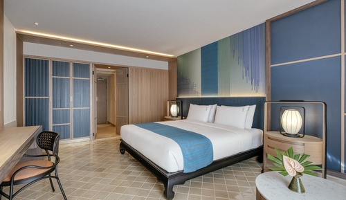 Premium Room, 1 King Bed, Balcony, City View