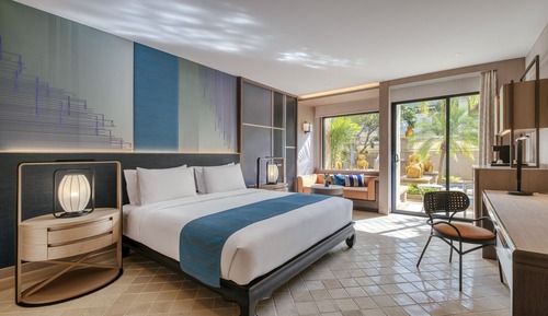 Premium Room, 1 King Bed, Pool View, Ground Floor