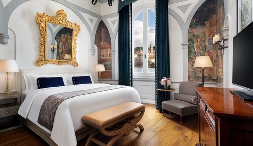 Deluxe Suite, 1 King Bed, Non Smoking, River View