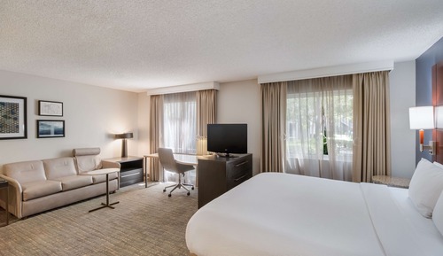 Deluxe Suite, Multiple Beds (Mobility Roll in Shower Two Bedrooms)