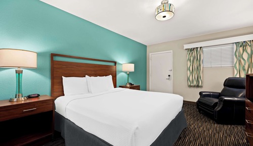 Standard Room, 1 King Bed, Non Smoking