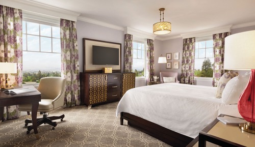 Deluxe Room, 1 King Bed, Accessible, Bay View (Roll In Shower)