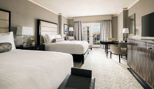 Standard Room, 2 Queen Beds (Mobility Accessible, Roll-In Shower)