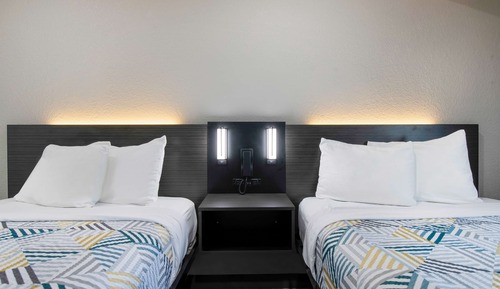 Standard Room, 2 Double Beds, Accessible, Non Smoking