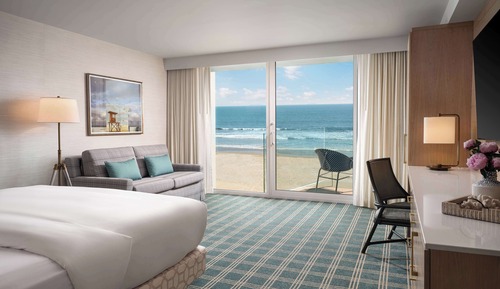 The Views Oceanfront 1 King Mobility Accessible Tub