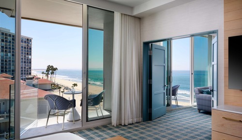 The Views Ocean View Suite 1 King