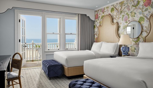 Victorian Oceanfront Balcony 2Q