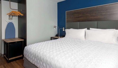 Room, 1 King Bed, Accessible (Hearing)