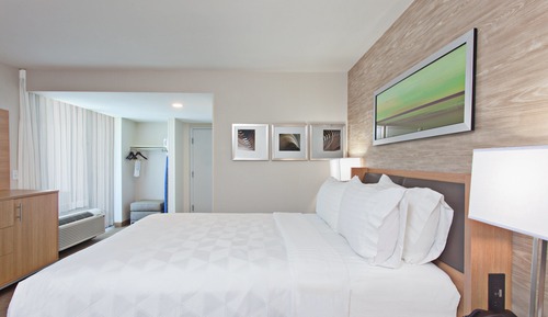 Standard Room, 1 Queen Bed, Balcony