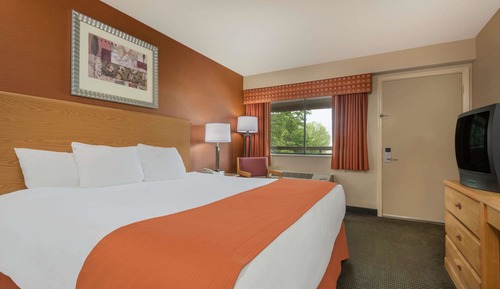 Standard Room, 1 King Bed
