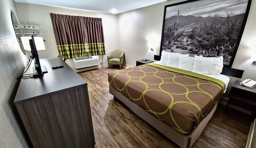 Room, 1 King Bed, Accessible, Non Smoking (Bathtub)