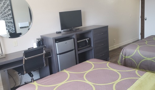 Deluxe Room, 2 Queen Beds, Non Smoking