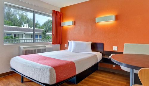 Standard Room, 1 Queen Bed, Non Smoking