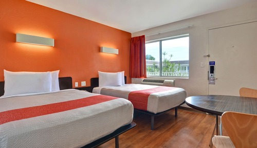 Standard Room, 2 Double Beds, Non Smoking