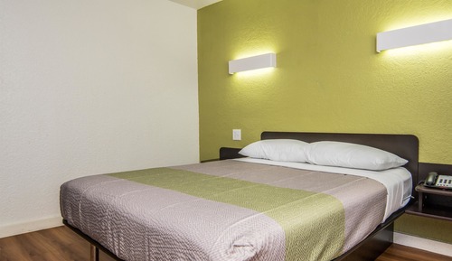 Standard Room, 1 Queen Bed, Smoking