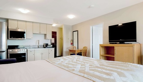 Comfort Suite, Multiple Beds (Coast Premium King Suite)