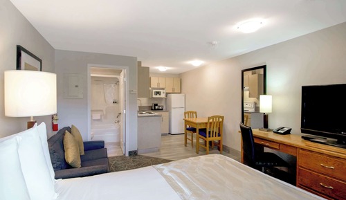 Comfort Room, 1 Queen Bed (Coast Queen Pet Friendly)