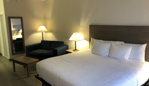 1 King Room