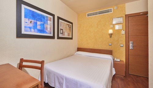 Single Room, Mountain View