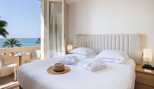 Deluxe Room Sea View and Balcony