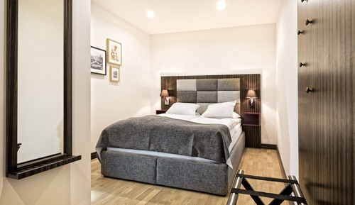 Double Room, No Windows