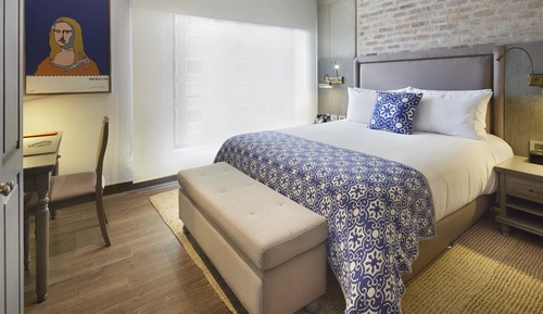 Deluxe Room, 1 King Bed, City View