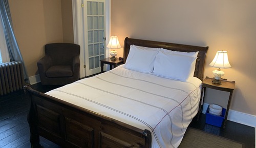 Queen Full Ensuite
