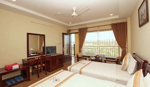 Superior Room, City View (Hillside)