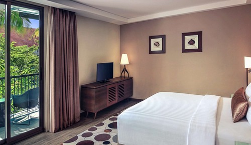 Suite, 1 King Bed, Balcony