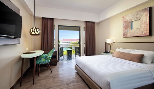 Deluxe Room, 1 Double Bed, Balcony, Pool View