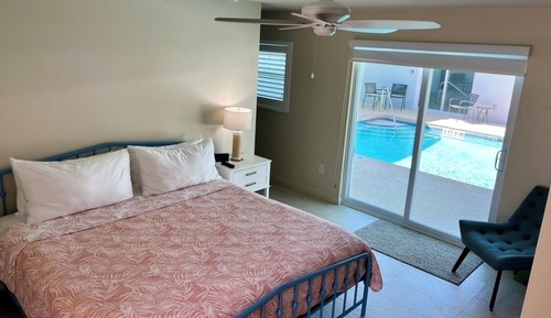 Studio, Efficiency, 1 King Bed (Heron)