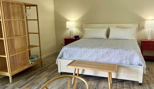 Studio, 1 King Bed, Kitchenette (Lighthouse)