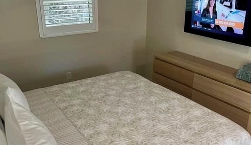 Suite, 1 King Bed, Kitchen (Tropical Paradise)