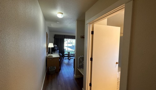 King Accessible View (Pet Friendly)