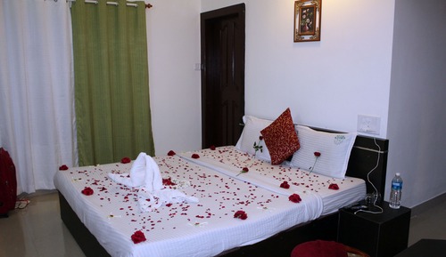 Suite With Balcony and Living Room 