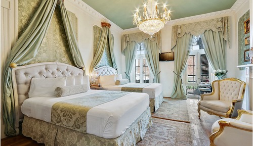  Dauphine Suite