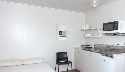 Cabin (Kitchen) (No bedding linen) 