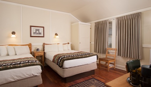 Cabin 2- Room Unit / 1 Queen / 2 Double / No Bath