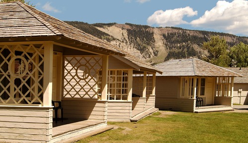 Frontier Cabin 2 Queen