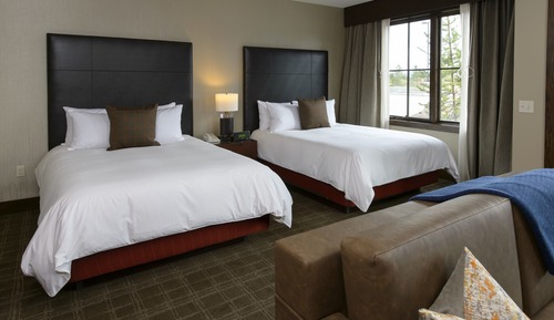 Deluxe Room, 2 Queen Beds, Resort View