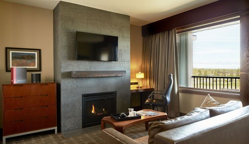 Deluxe Room, 2 Queen Beds, Mountain View (Golf Course View) (Call for dog-friendly options)