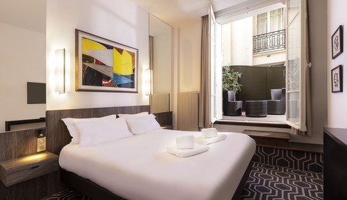 Classic Apartment, 1 Bedroom, Courtyard View