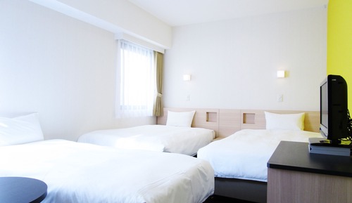 Triple Room, Smoking