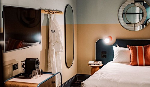 Standard Room, 1 King Bed