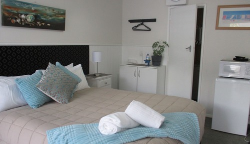 Standard Studio, Refrigerator & Microwave (Studio with carpark.)